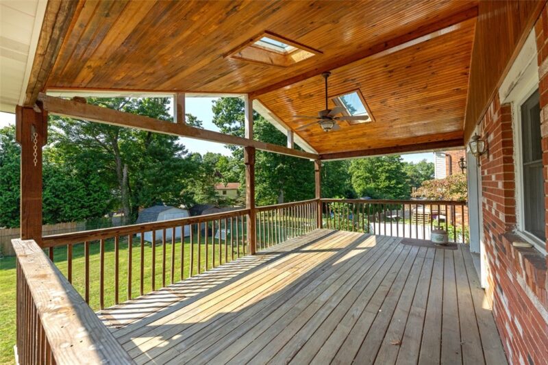 502 Saint Thomas Drive — photo 4