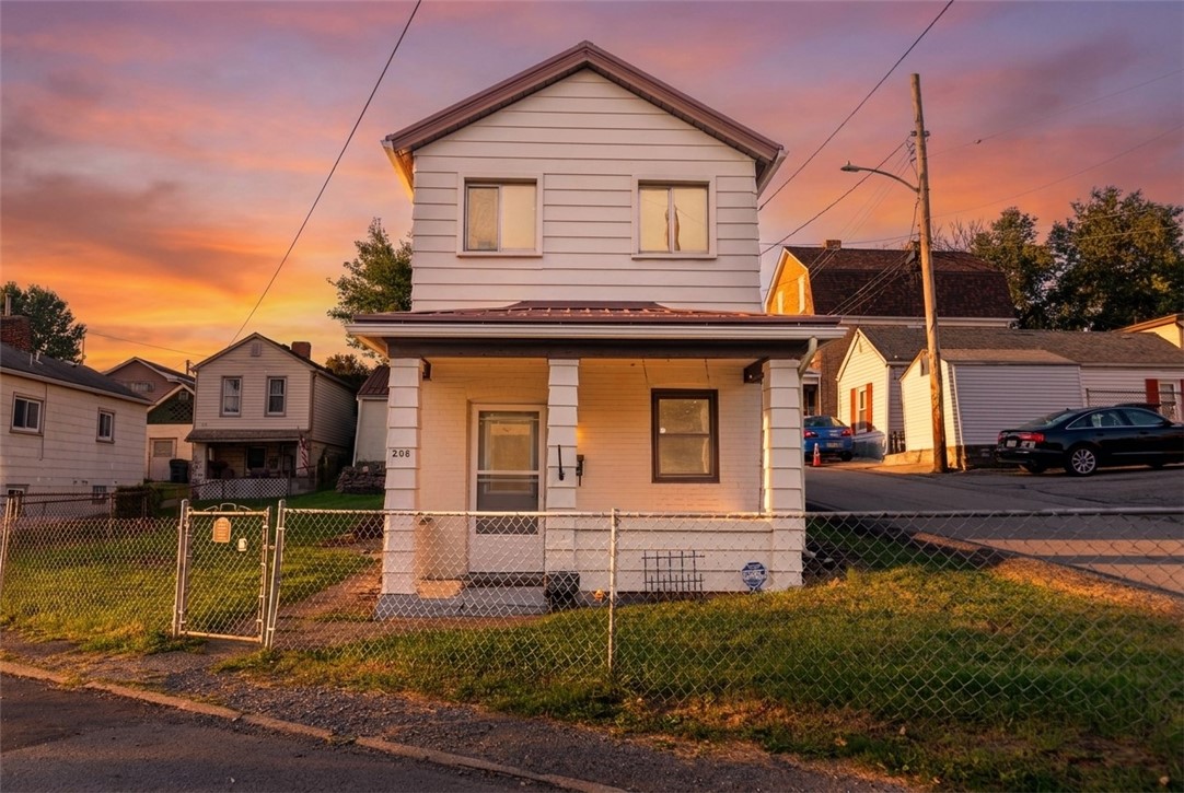 208 Campbell St — photo 1