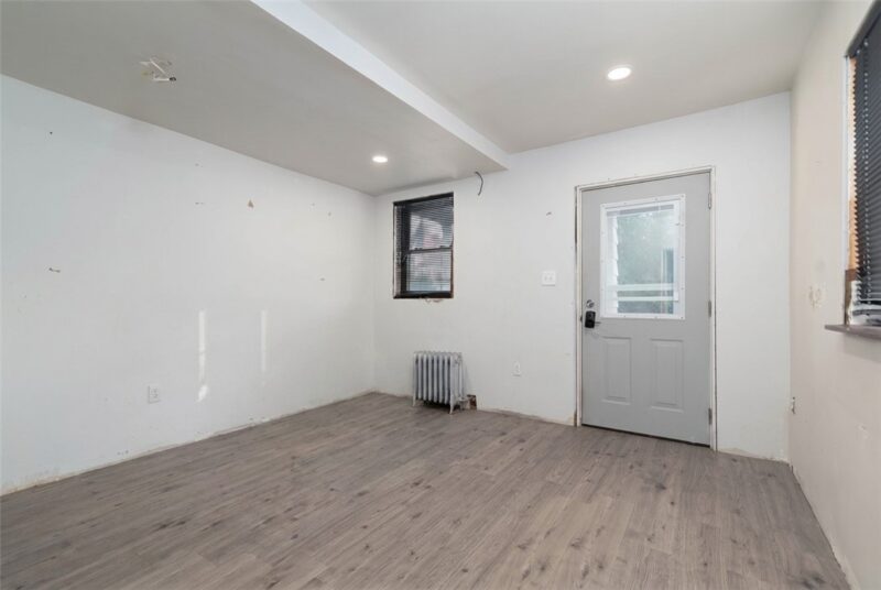208 Campbell St — photo 3