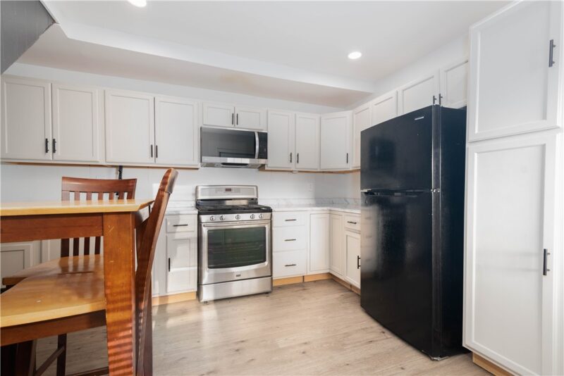 208 Campbell St — photo 6