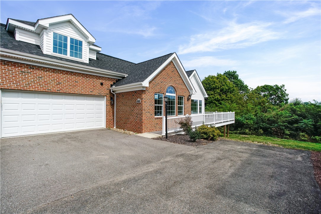 1558 Parkwood Pointe Dr — photo 1