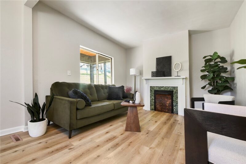 3260 Mcroberts Rd — photo 5