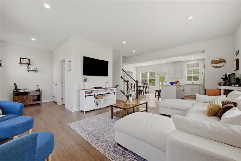 204 Filmore Drive — photo 4