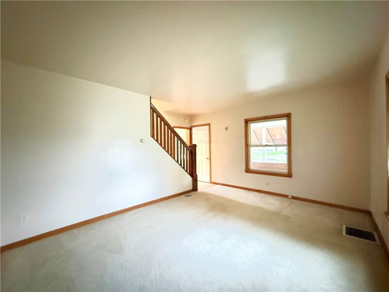 43 Columbia Avenue — photo 2