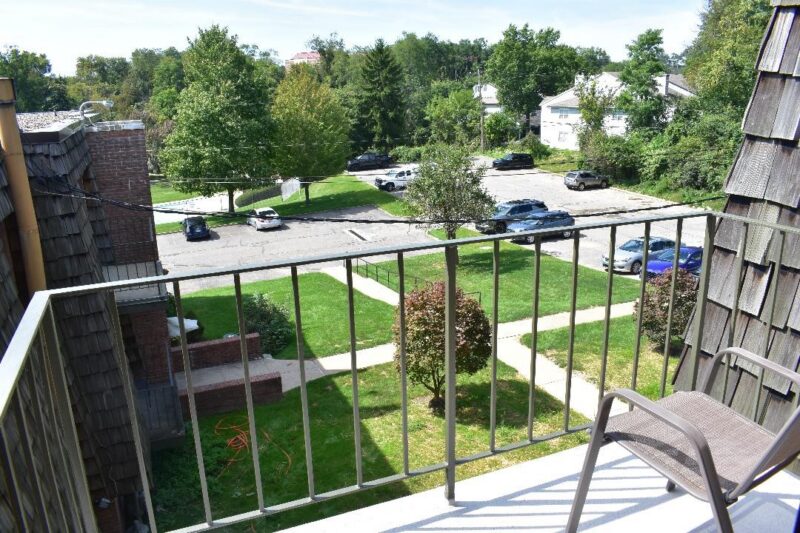 633 Forest Green Dr — photo 4