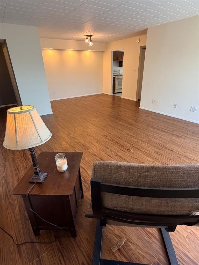 633 Forest Green Dr — photo 6