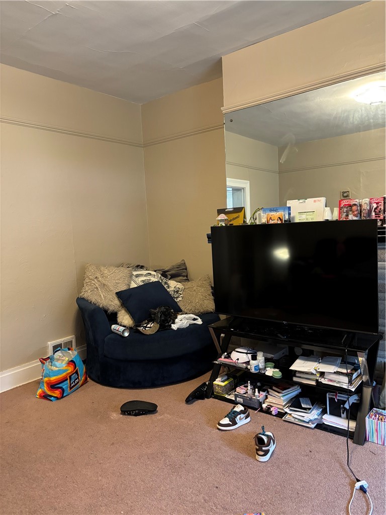 2442 Pioneer Avenue — photo 7