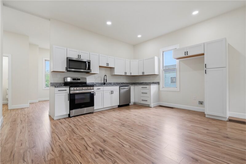 117 W 14th Ave — photo 7
