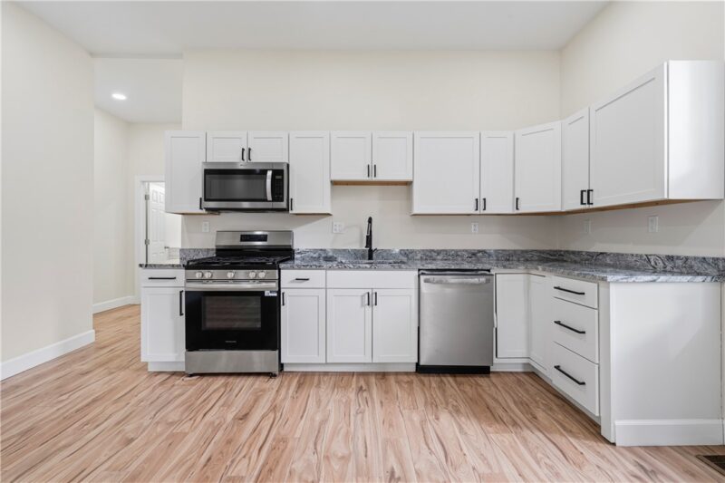 117 W 14th Ave — photo 8