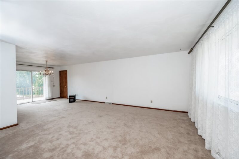 70 E Shryock Ave — photo 3