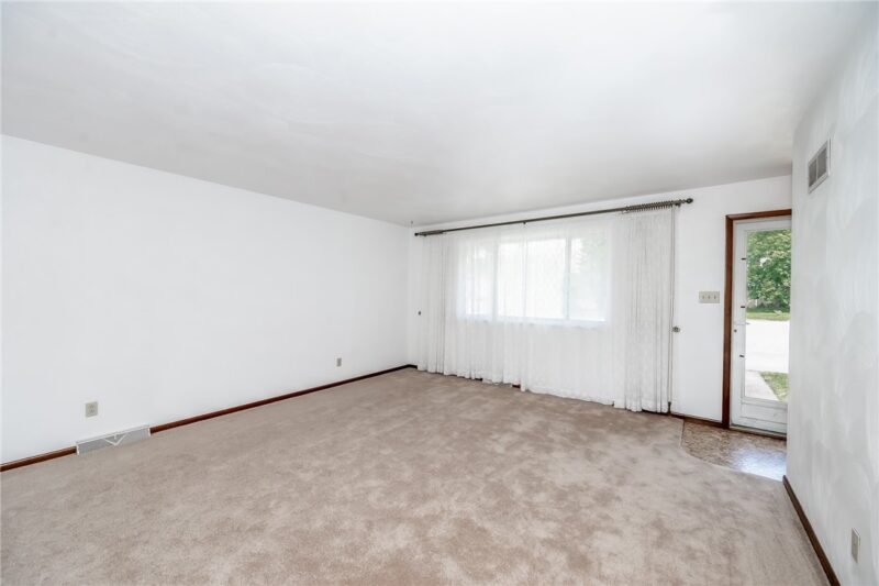 70 E Shryock Ave — photo 4