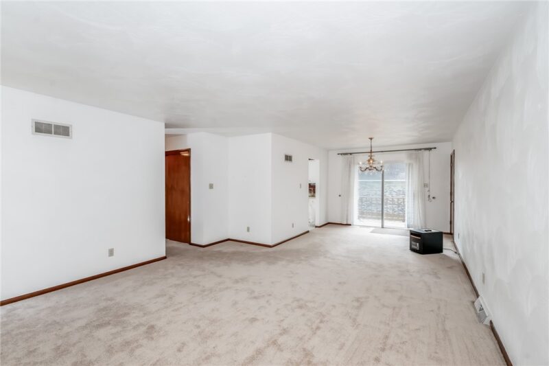 70 E Shryock Ave — photo 5