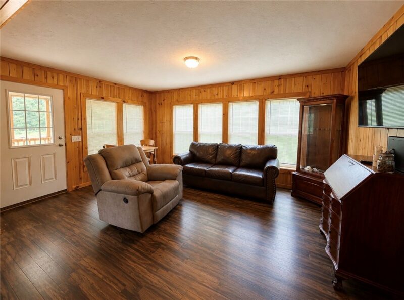 202 River Ave — photo 8