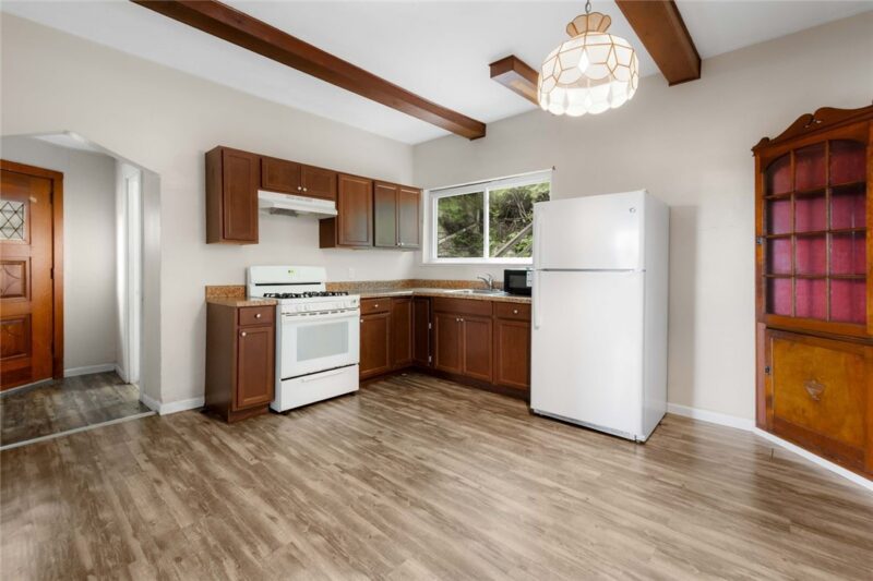 429 Alexander Street — photo 7