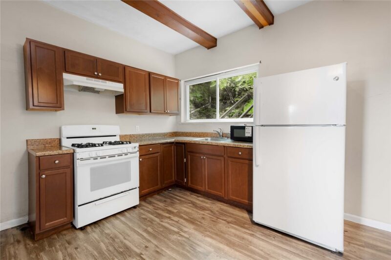 429 Alexander Street — photo 8