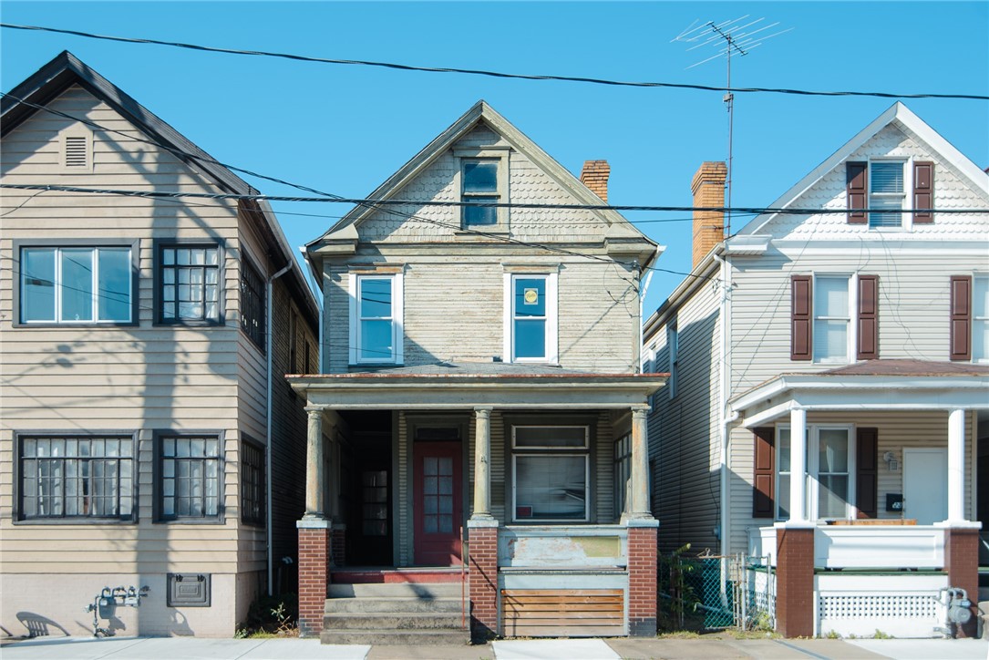 221 Mckean Ave — photo 1