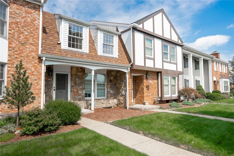 224 Georgetowne Vlg — photo 2