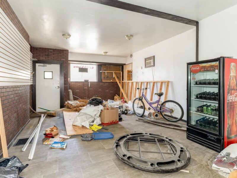 372 E Washington St — photo 2