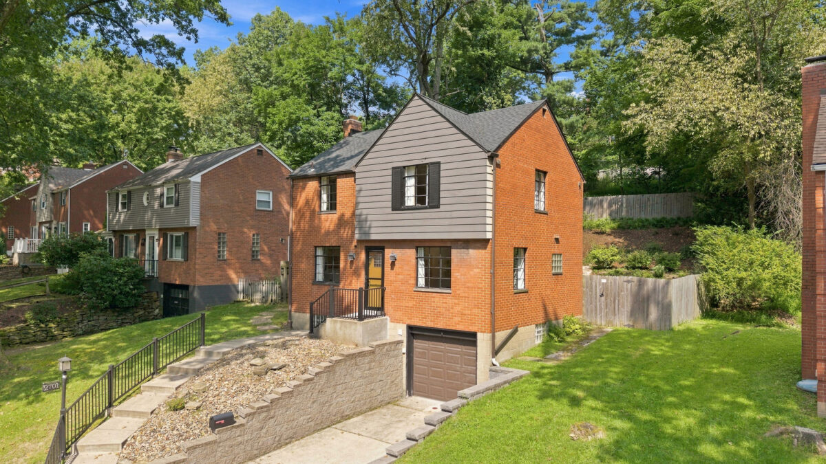 2701 Blackridge AVENUE — photo 1