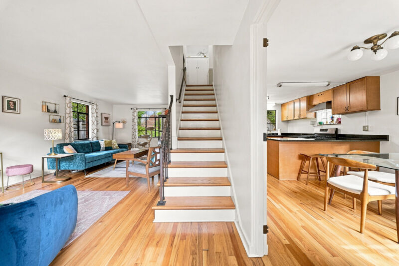 2701 Blackridge AVENUE — photo 2