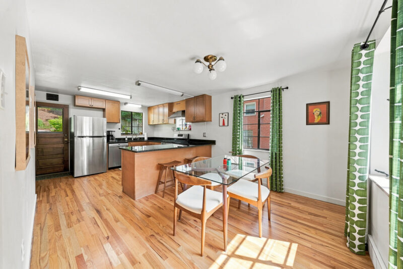 2701 Blackridge AVENUE — photo 5
