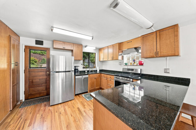 2701 Blackridge AVENUE — photo 6
