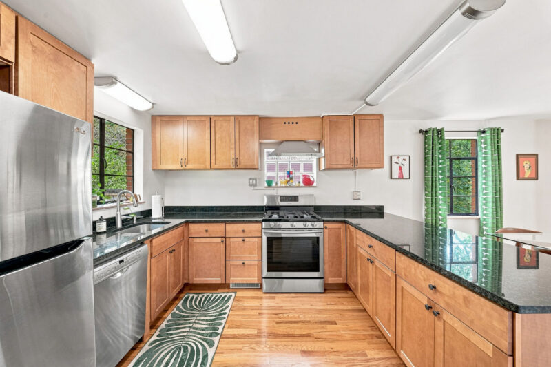 2701 Blackridge AVENUE — photo 8