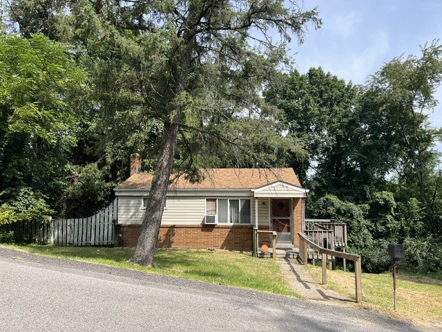 42 Grace St — photo 1