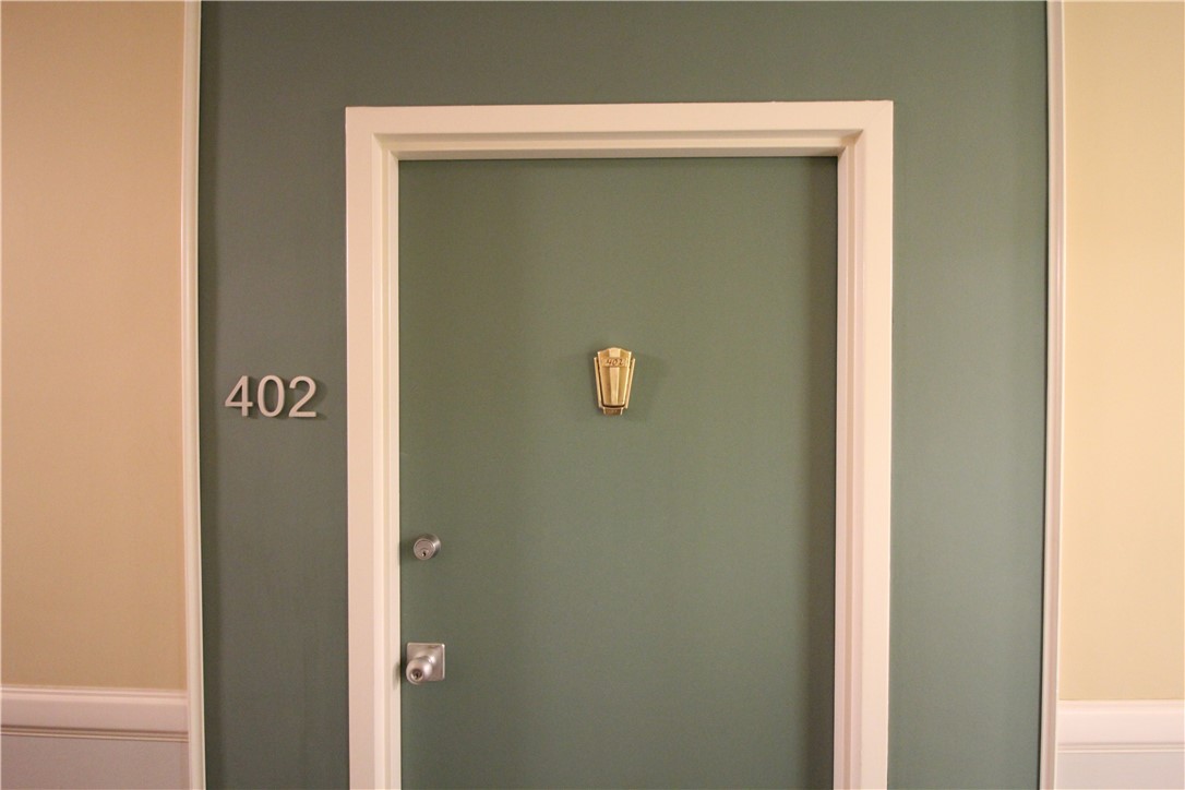 128 N Craig St 402 — photo 1