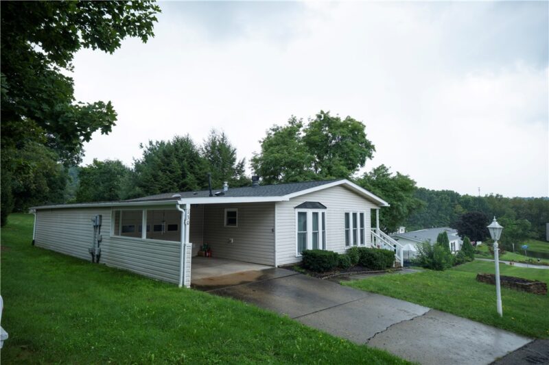 130 Rock Lake Dr — photo 3