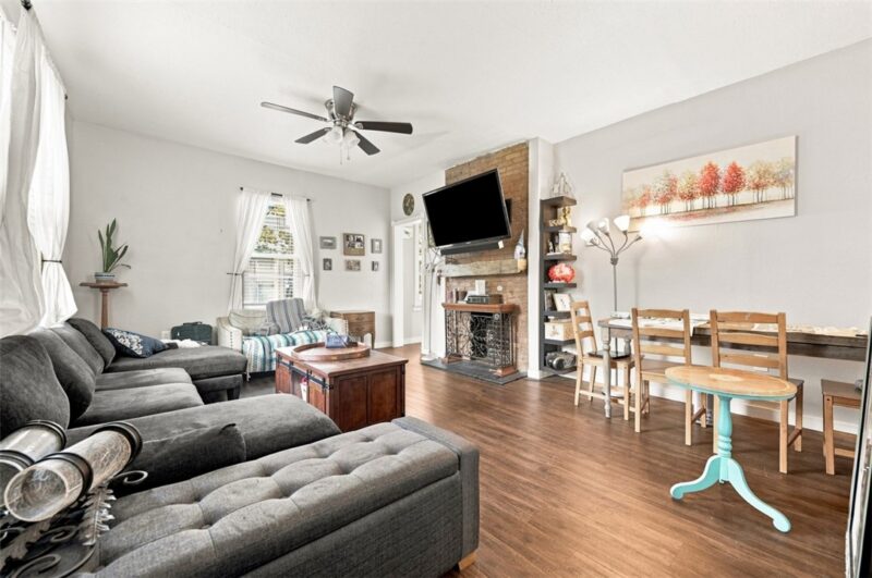 222 Hastings Ave — photo 4