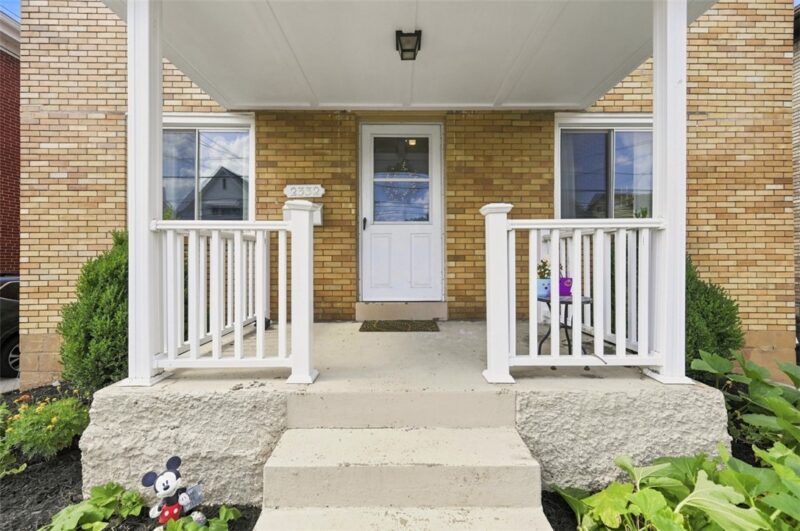 2332 Pioneer Ave — photo 3