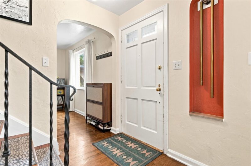 2332 Pioneer Ave — photo 4