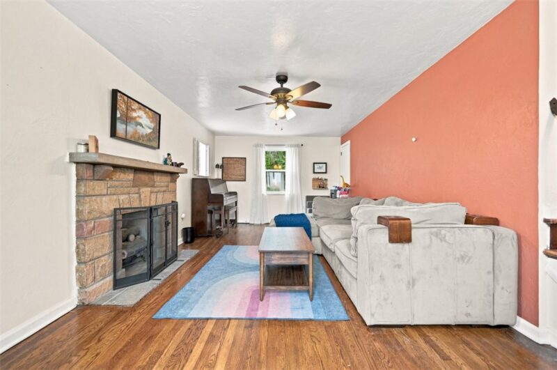 2332 Pioneer Ave — photo 6
