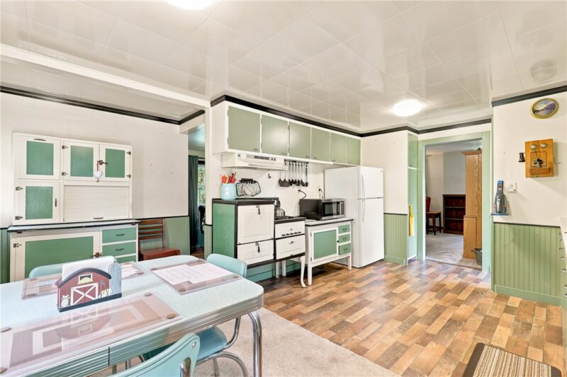 205 Howard Dr — photo 8
