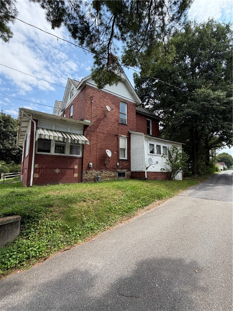 312 N St. Clair Street — photo 4
