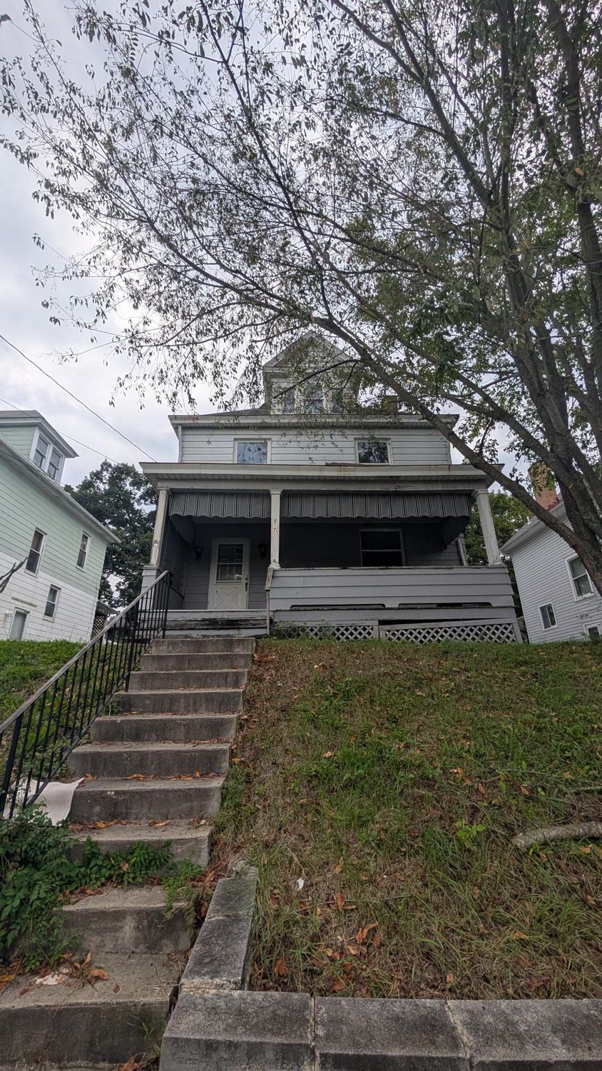 517 E Moody AVENUE — photo 1