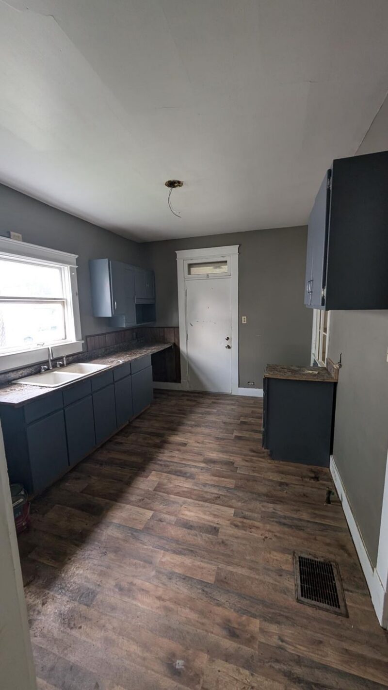 517 E Moody AVENUE — photo 8