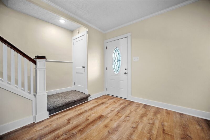 110 Kennedy Ave — photo 2