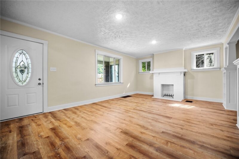 110 Kennedy Ave — photo 3