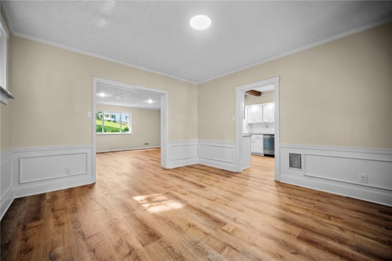 110 Kennedy Ave — photo 8