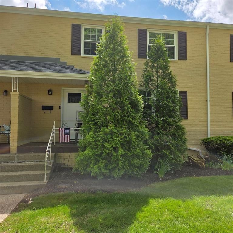 102 Raleigh Ct — photo 1