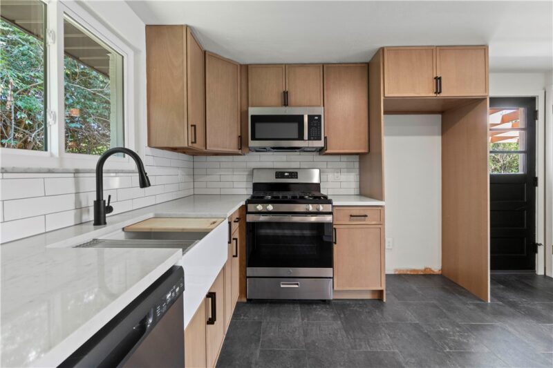 522 Lucy Dr — photo 8