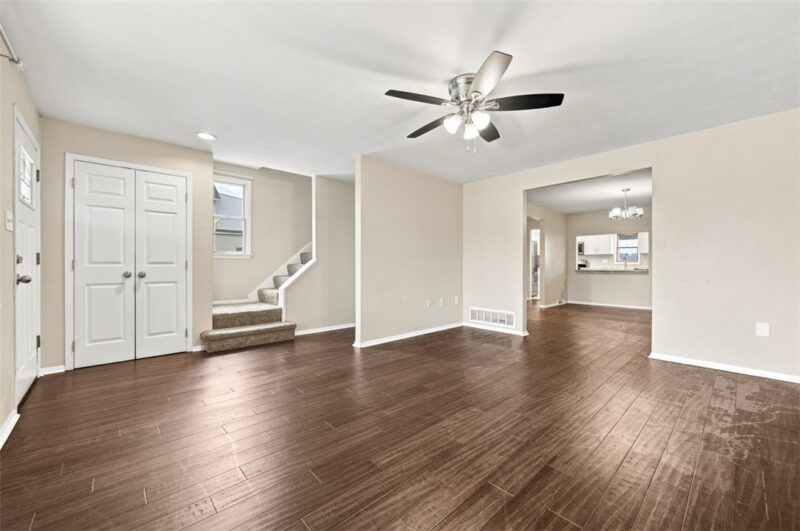 4136 Gladstone St — photo 4
