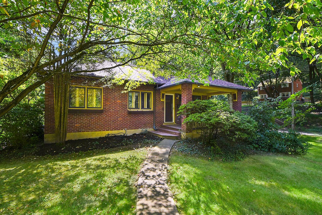 206 Woodside Rd — photo 1