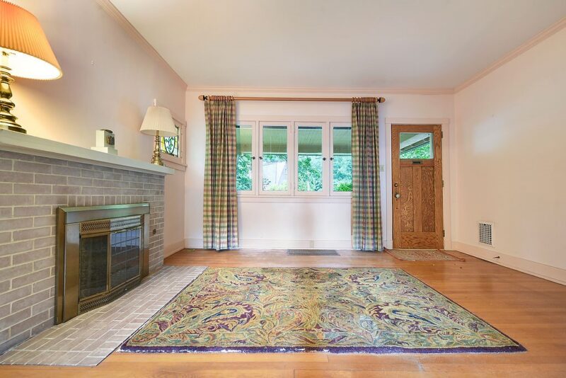206 Woodside Rd — photo 3