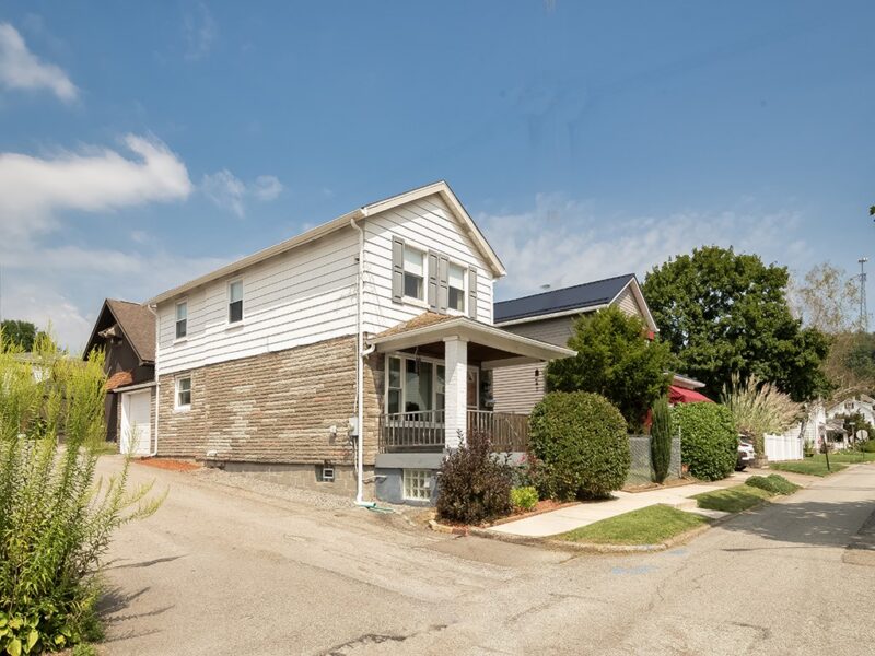 467 Pitt St — photo 2