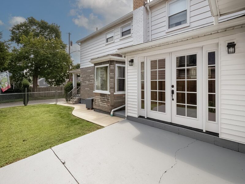 467 Pitt St — photo 4