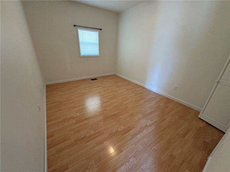 192 Main St — photo 8