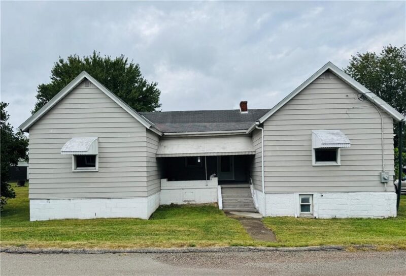 385 Hallam Ave — photo 2